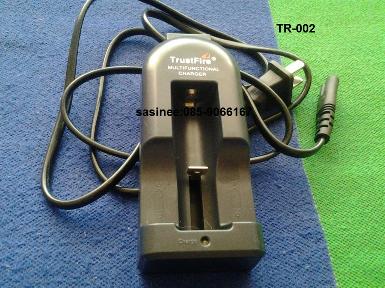 เครื่องชาร์จถ่าน TrustFire TR-002